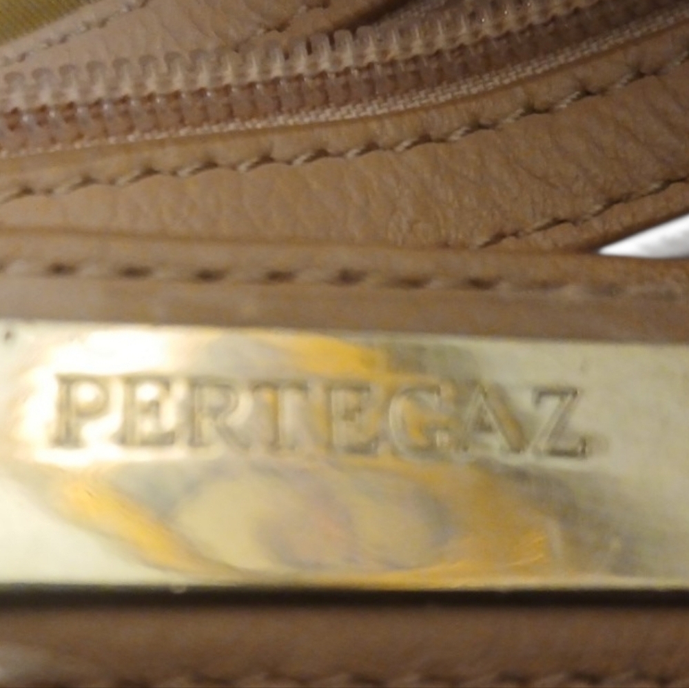 Pertegaz - NWOT, Mauve Satchel W/Crossbody Strap, 2 Pockets, 1 Zipperd, Embossed - Picture 10 of 11